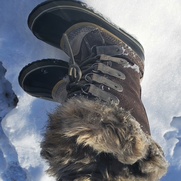 Lace up Sorel Winter Boots with removable lining - Picture 7 of 11